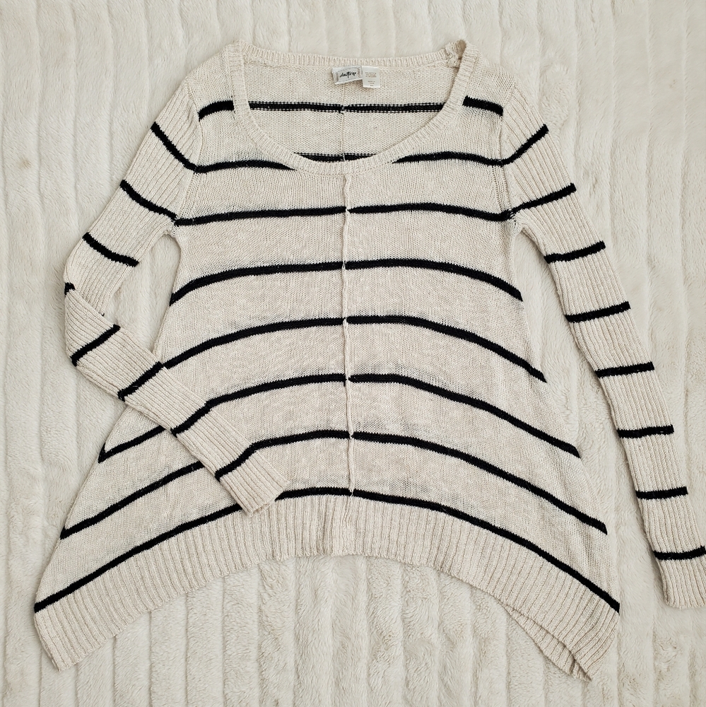 Buckle Daytrip Striped Sweater - Picture 5 of 6